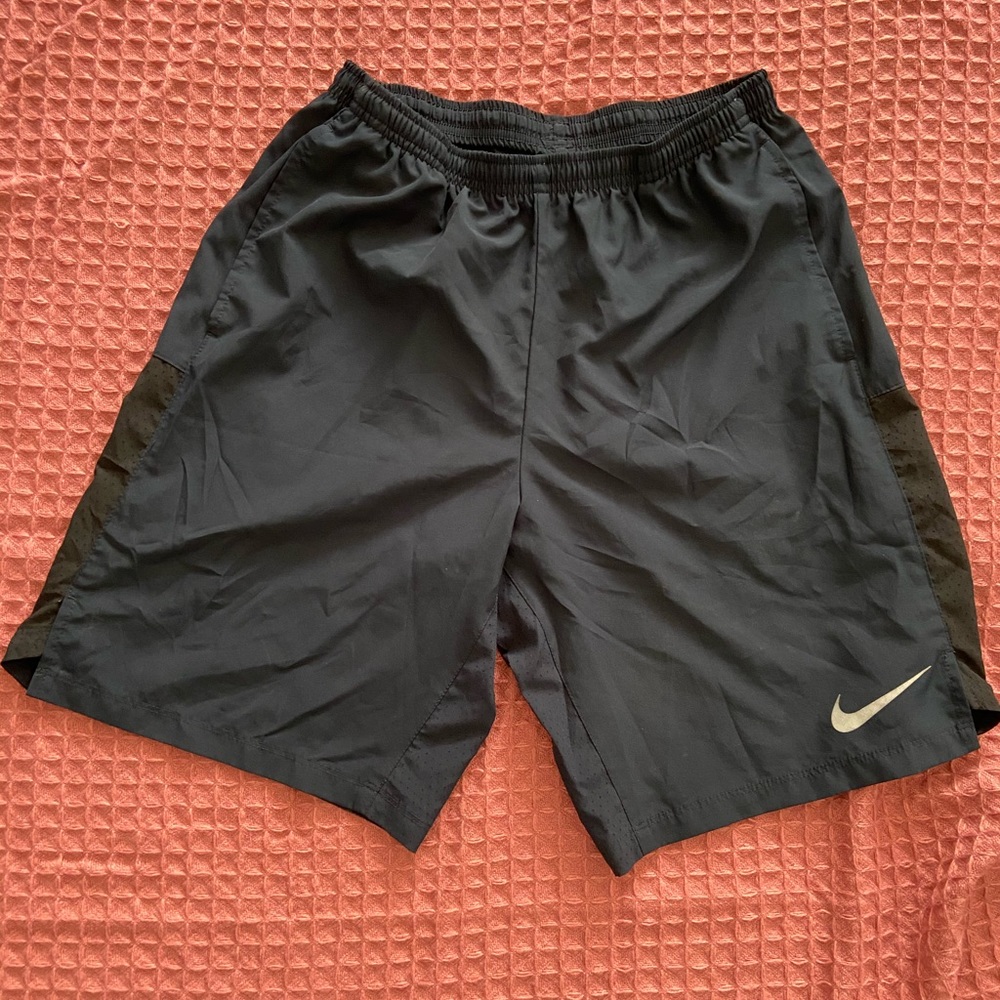Nike Men’s Navy Blue Shorts (M)